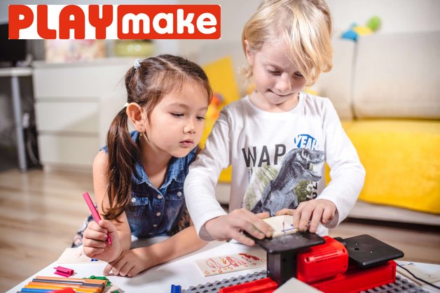 PLAYmake 4in1 picture with kids working with the playmake 4i1n workshop