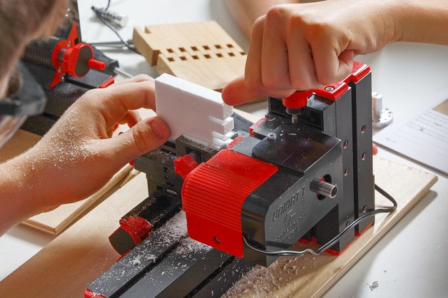 UNIMAT 1 Classic milling machine in action